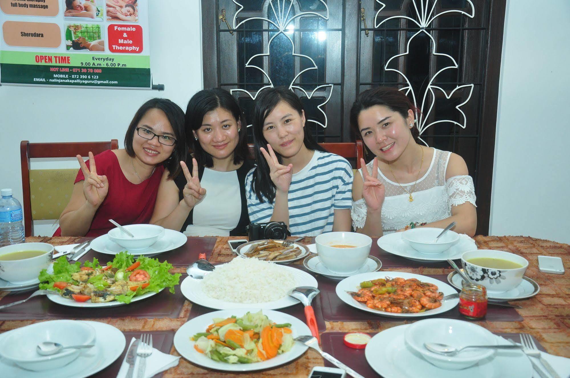 Angel Rest Hotel Mirissa Bagian luar foto