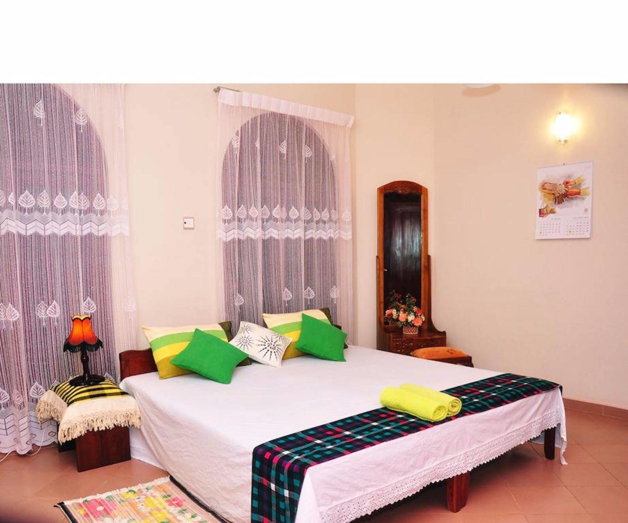Angel Rest Hotel Mirissa Bagian luar foto